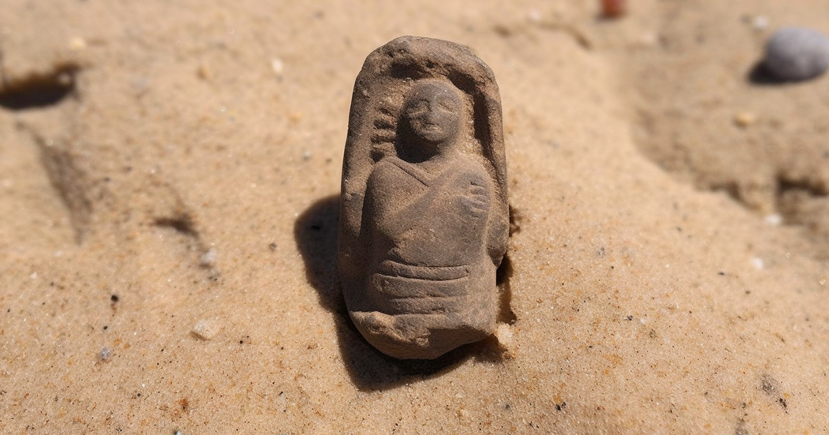 ancient egypt goddess figurine beach find